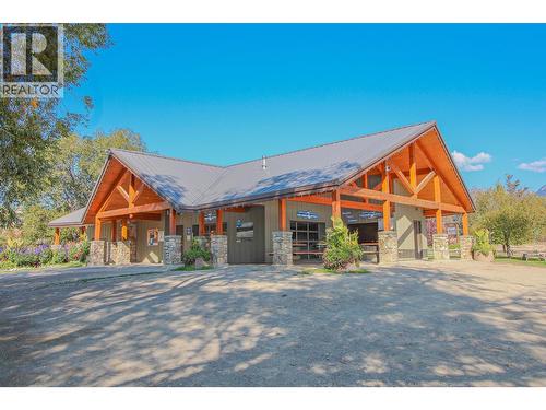 lake windermere public building - 703 15A Crescent Unit# 15, Invermere, BC - Outdoor