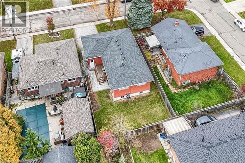 5 Mountbatten Drive, Hamilton, ON - Outdoor