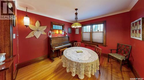 1517 Victoria Avenue, Regina, SK - Indoor Photo Showing Dining Room