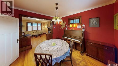1517 Victoria Avenue, Regina, SK - Indoor Photo Showing Dining Room