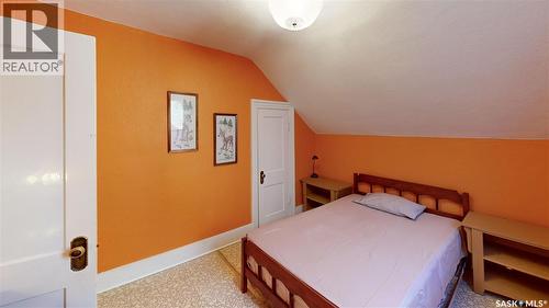 1517 Victoria Avenue, Regina, SK - Indoor Photo Showing Bedroom