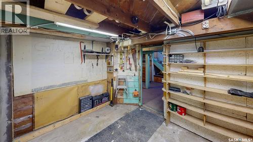 1517 Victoria Avenue, Regina, SK - Indoor Photo Showing Garage