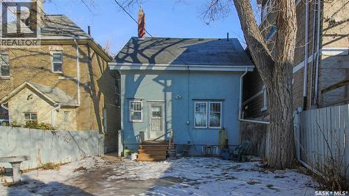 1517 Victoria Avenue, Regina, SK - Outdoor