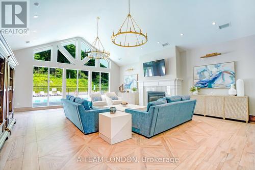 18 Harbour Way, Central Elgin (Port Stanley), ON - Indoor Photo Showing Living Room With Fireplace