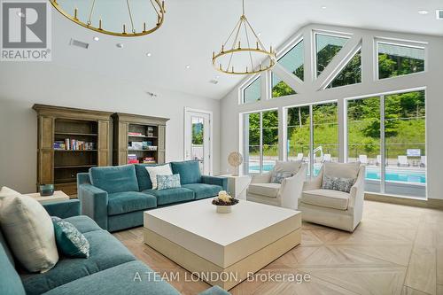 18 Harbour Way, Central Elgin (Port Stanley), ON - Indoor Photo Showing Living Room