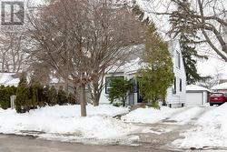 6 WARVET CRESCENT  Toronto, ON M4B 1P3