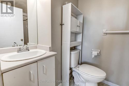 203 - 77 Baseline Road W, London South (South E), ON - Indoor Photo Showing Bathroom