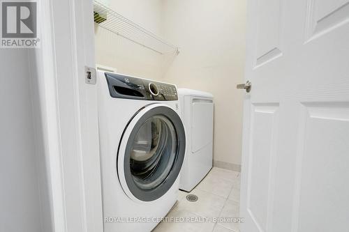 916 Burrows Gate, Milton, ON - Indoor Photo Showing Laundry Room