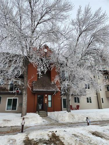 2207 1048 Bairdmore Boulevard  Winnipeg, MB R3T 5J7