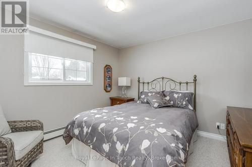 19 Maplegate Road, Tiny (Wyevale), ON - Indoor Photo Showing Bedroom