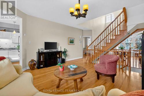 52 Great Oak Private, Ottawa, ON - Indoor Photo Showing Living Room