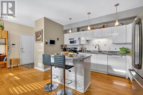52 Great Oak Private, Ottawa, ON - Indoor Photo Showing Kitchen With Upgraded Kitchen