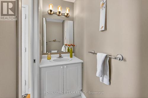 52 Great Oak Private, Ottawa, ON - Indoor Photo Showing Bathroom