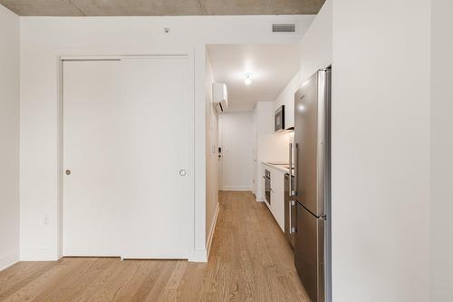 Salon - 405-100 Rue Murray, Montréal (Le Sud-Ouest), QC - Indoor Photo Showing Other Room