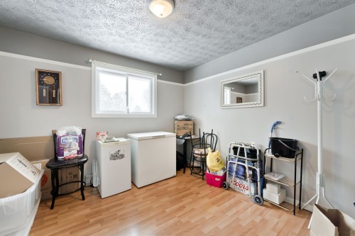 Chambre à coucher - 36 Rue De Barnston, Coaticook, QC - Indoor Photo Showing Laundry Room