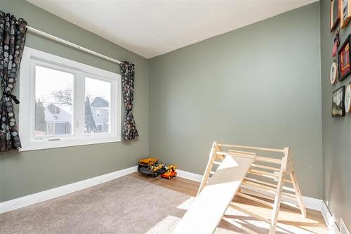 108 Cobourg Ave, Winnipeg, MB 