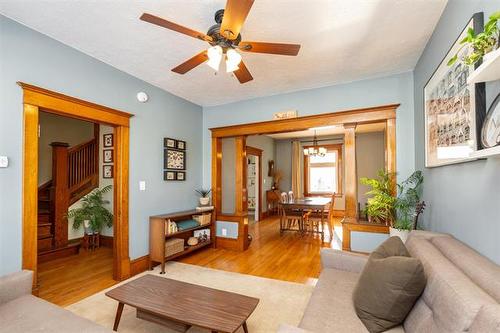 108 Cobourg Ave, Winnipeg, MB 