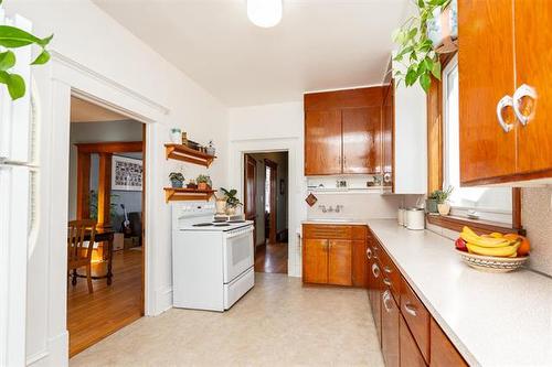 108 Cobourg Ave, Winnipeg, MB 