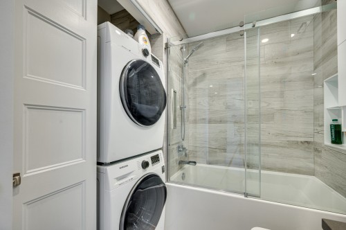 Salle de bains - 544 Ch. Du Skieur, Piedmont, QC - Indoor Photo Showing Laundry Room