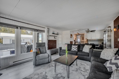 Living Room - 924 Rue Claude, Saint-Sauveur, QC - Indoor Photo Showing Living Room