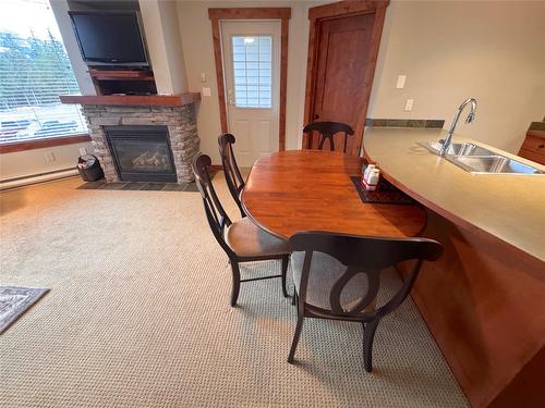 115-4559 Timberline Crescent, Fernie, BC - Indoor With Fireplace