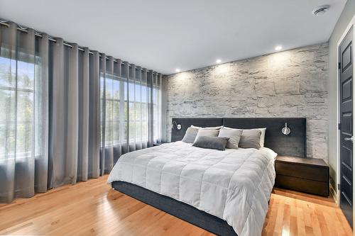 Chambre à coucher principale - 20260 Rue De Nevers, Mirabel, QC - Indoor Photo Showing Bedroom