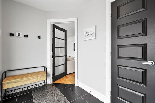 Hall d'entrée/Vestibule - 20260 Rue De Nevers, Mirabel, QC - Indoor Photo Showing Other Room