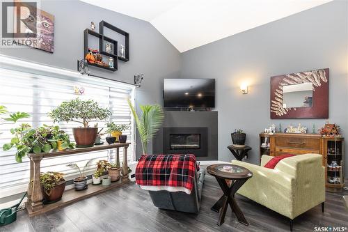 907 Werschner Crescent, Saskatoon, SK - Indoor Photo Showing Living Room With Fireplace