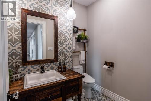647 St Clair Parkway, St Clair, ON - Indoor Photo Showing Bathroom