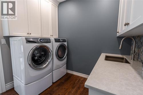 647 St Clair Parkway, St Clair, ON - Indoor Photo Showing Laundry Room