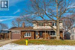 635 Highbury PARK  Sarnia, ON N7V 2K1