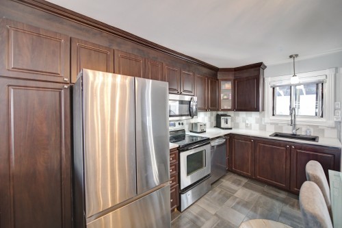 Cuisine - 334 Rue St-André, Laval (Pont-Viau), QC - Indoor Photo Showing Kitchen