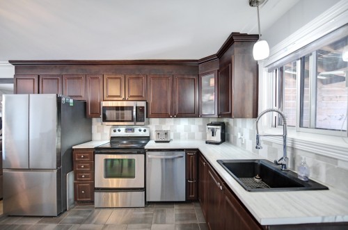 Cuisine - 334 Rue St-André, Laval (Pont-Viau), QC - Indoor Photo Showing Kitchen