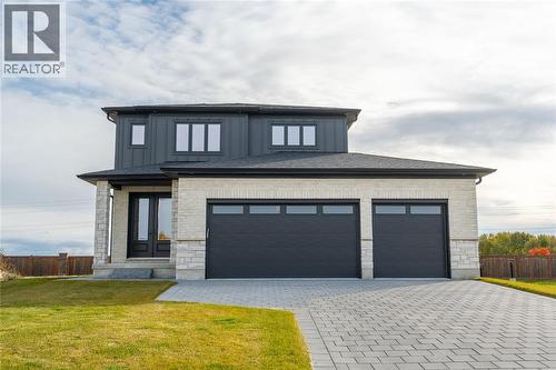 1045 MANHATTAN DRIVE  Sarnia, ON N7S 0H1