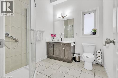 438 Blair Creek Drive, Kitchener, ON - Indoor Photo Showing Bathroom