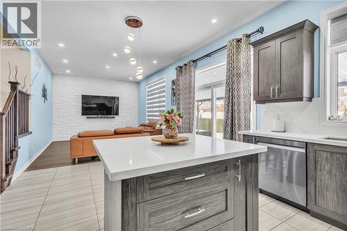 438 Blair Creek Drive, Kitchener, ON - Indoor Photo Showing Kitchen With Upgraded Kitchen