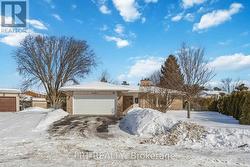 1471 NORTHDALE STREET  Ottawa, ON K1B 4G7