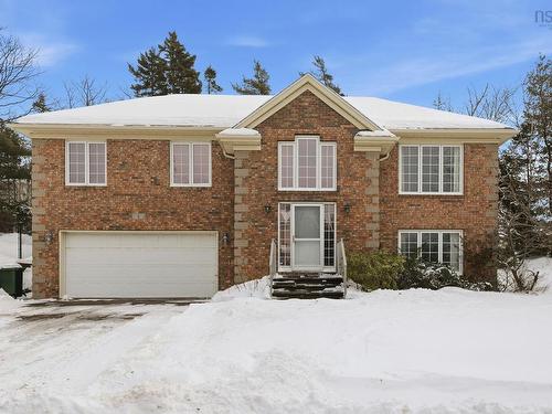 1 Lanshaw Close  Halifax, NS B3S 1E7