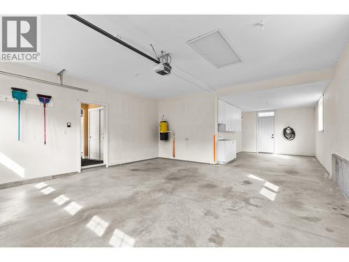3869 Angus Drive, West Kelowna, BC - Indoor Photo Showing Garage