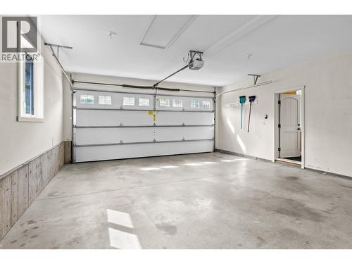 3869 Angus Drive, West Kelowna, BC - Indoor Photo Showing Garage