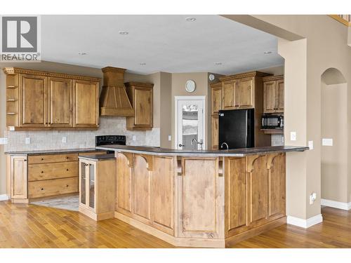 3869 Angus Drive, West Kelowna, BC - Indoor Photo Showing Kitchen