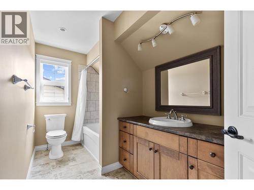 3869 Angus Drive, West Kelowna, BC - Indoor Photo Showing Bathroom