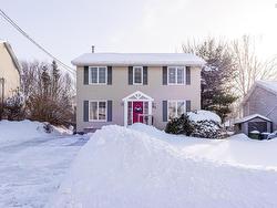 83 Rossing Drive  Middle Sackville, NS B4E 3E6