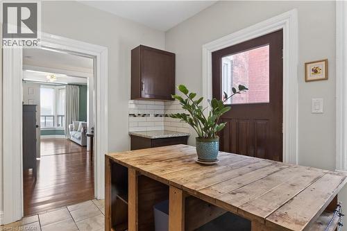 33 Oxford Street, Hamilton, ON - Indoor