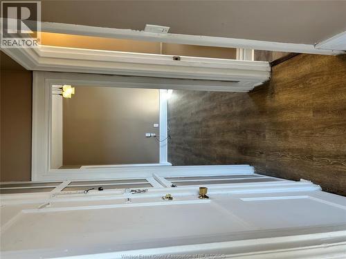1290 Chilver, Windsor, ON - Indoor Photo Showing Bathroom