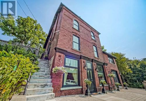 11 MAIN STREET S  Milton, ON L0P 1B0