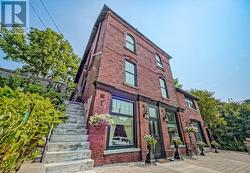 11 MAIN STREET S  Milton, ON L0P 1B0