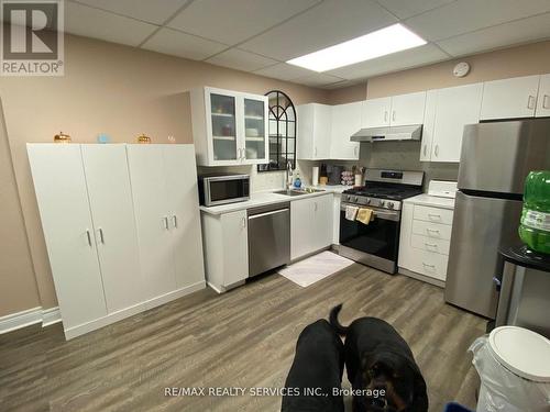 7 Shell Crescent, Mono, ON - Indoor Photo Showing Kitchen With Double Sink