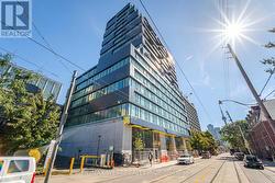 611 - 195 MCCAUL STREET  Toronto, ON M5T 1W6
