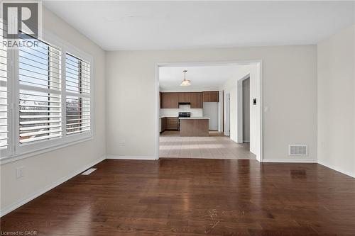 17 Larry Crescent, Caledonia, ON - Indoor Photo Showing Other Room